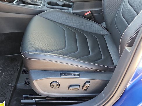 Certified 2023 Volkswagen Jetta SEL image 12