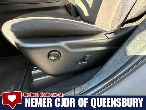 Used 2025 Dodge Durango GT AWD/4WD image 12
