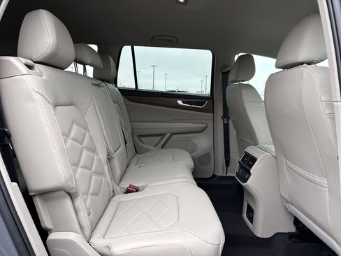 New 2026 Volkswagen Atlas SE FWD image 24