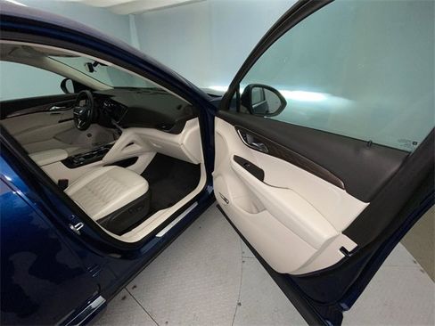 Used 2023 Buick Envision Avenir image 25