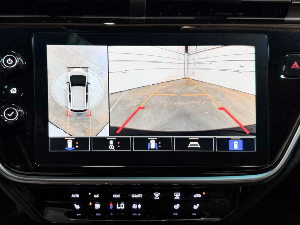 Used 2023 Chevrolet Bolt LT w/ Infotainment Package FWD image 15