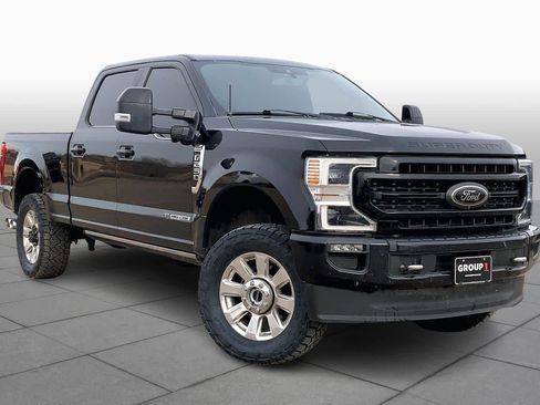 Used 2020 Ford F250 Platinum w/ FX4 Off-Road Package image 2