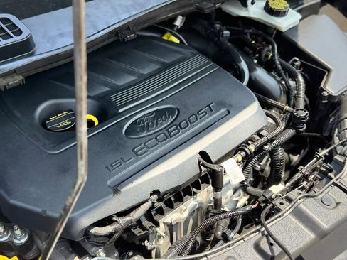 Used 2017 Ford Escape SE FWD image 11