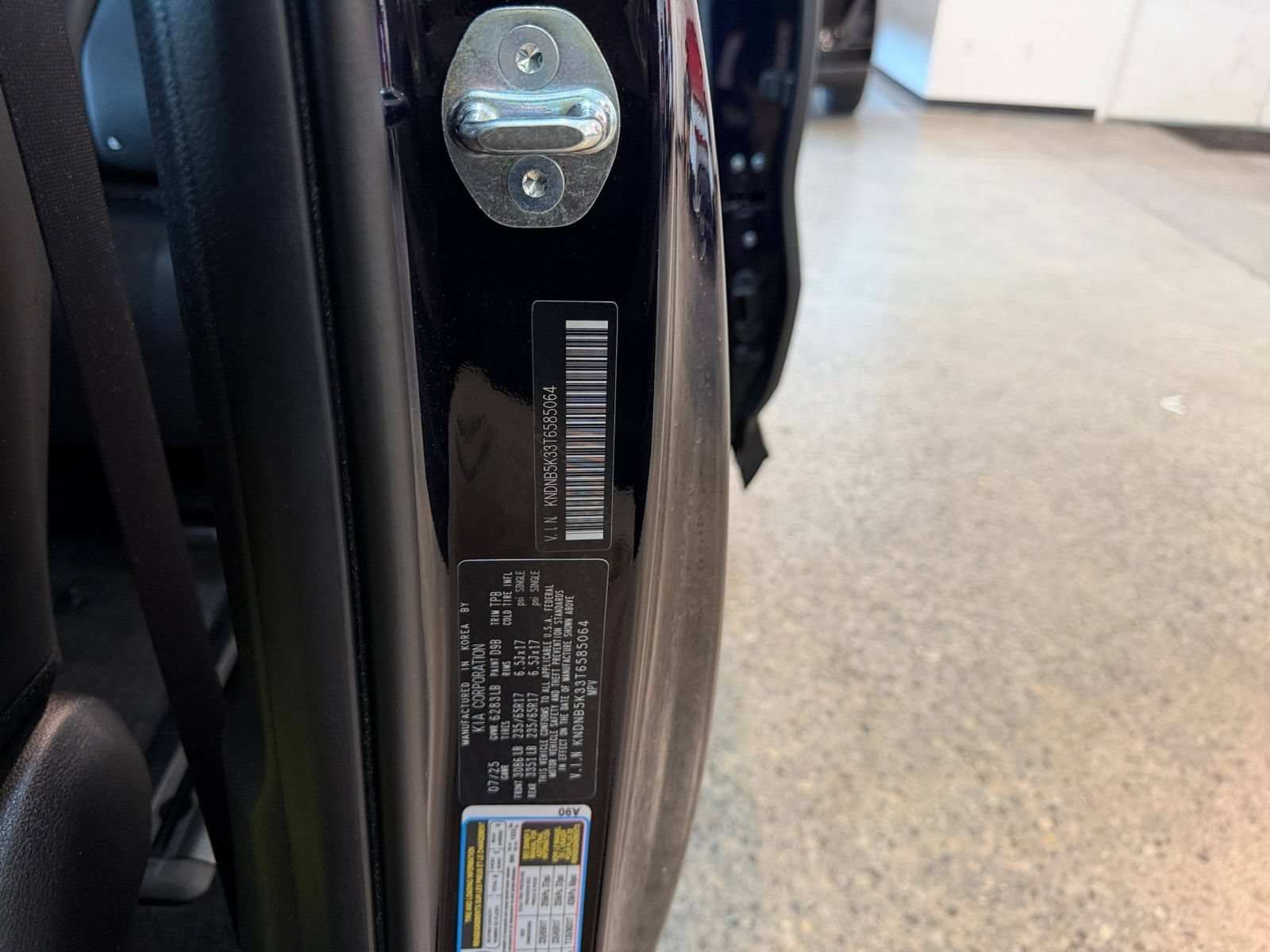 Used 2026 Kia Carnival FWD image 31