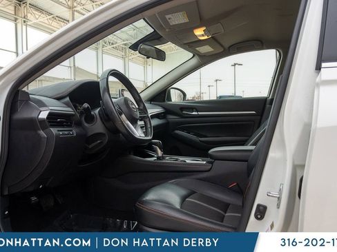 Used 2024 Nissan Altima 2.5 SR FWD image 3