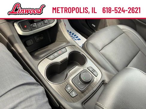 Used 2023 GMC Acadia SLT w/ Preferred Package FWD image 23
