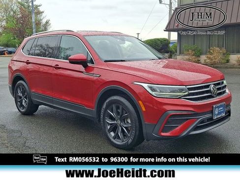 Certified 2024 Volkswagen Tiguan SE w/ Panoramic Sunroof Package AWD/4WD image 1