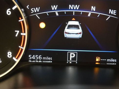 Used 2024 Nissan Altima 2.5 SR w/ SR Premium Package image 16