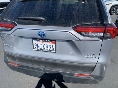 Used 2024 Toyota RAV4 XLE w/ Convenience Package image 7