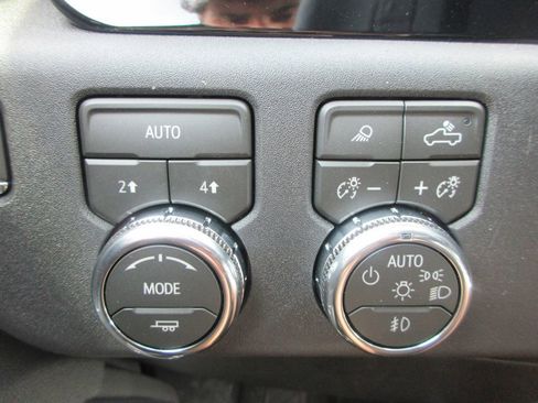 New 2026 GMC Sierra 1500 SLT image 16