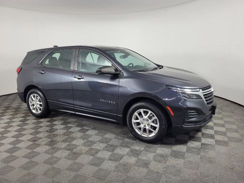 Used 2022 Chevrolet Equinox LS FWD image 11