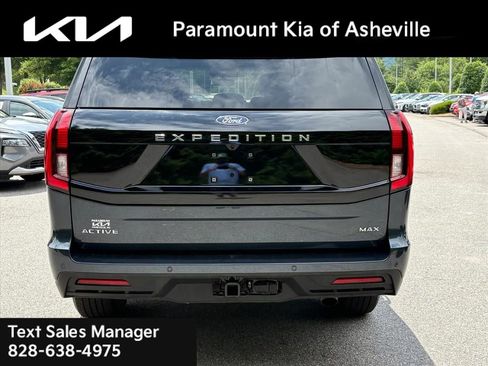 Used 2025 Ford Expedition Max Active RWD image 5