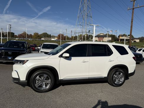 New 2025 Honda Pilot EX-L image 6