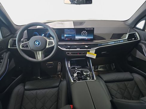 New 2026 BMW X5 xDrive50e image 8