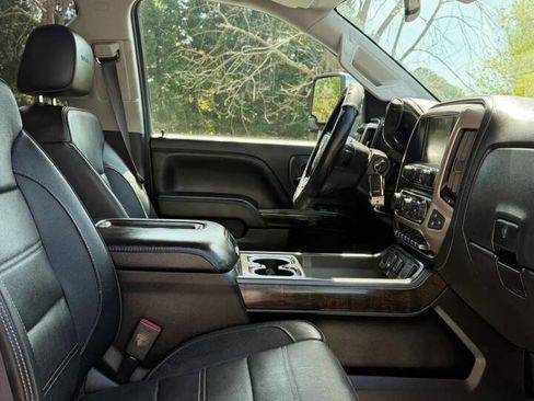 Used 2016 GMC Sierra 2500 Denali w/ Duramax Plus Package AWD/4WD image 29