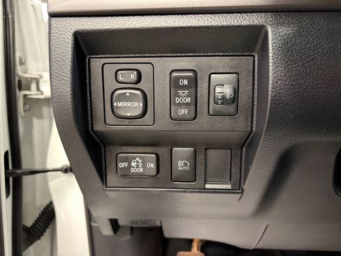 Used 2020 Toyota Tundra SR5 w/ TRD Off-Road Package AWD/4WD image 13