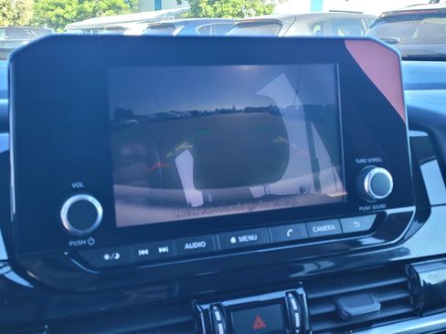 Used 2023 Nissan Pathfinder SV FWD image 13