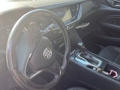 Used 2018 Buick Regal Essence AWD/4WD image 17
