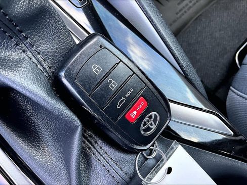 Used 2024 Toyota Corolla SE w/ SE Premium Package FWD image 15