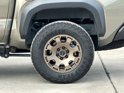 Certified 2025 Toyota Tacoma 4x4 Double Cab Hybrid image 27