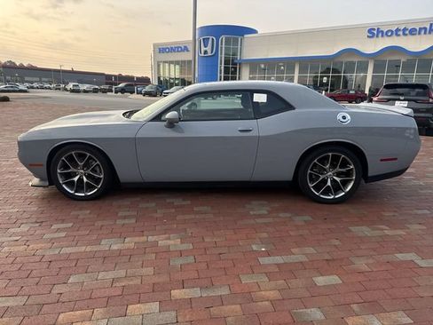 Used 2022 Dodge Challenger GT RWD image 3