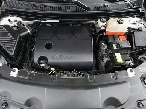 Used 2020 Chevrolet Traverse LS image 5