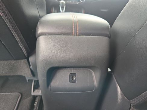 Used 2025 Nissan Sentra SR w/ SR Premium Package FWD image 16