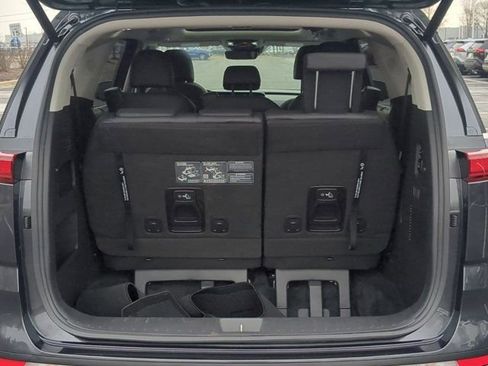 Used 2024 Kia Carnival SX Prestige image 18