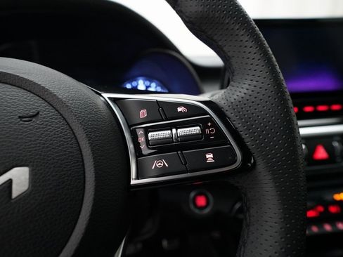 Used 2024 Kia Forte GT-Line w/ GT-Line Premium Package image 18