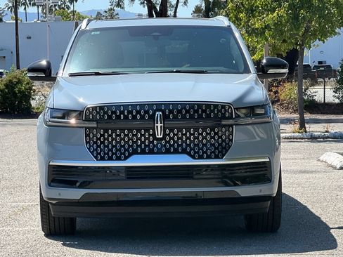 New 2026 Lincoln Navigator L Reserve AWD/4WD image 6