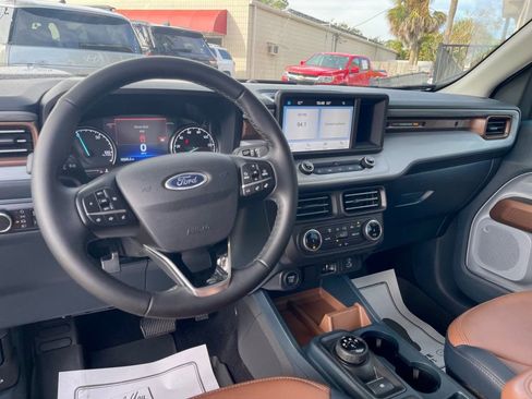 Used 2023 Ford Maverick Lariat image 12