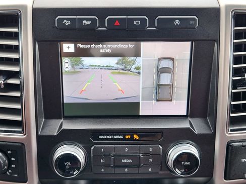 Used 2019 Ford F150 Platinum w/ Equipment Group 701A Luxury image 11