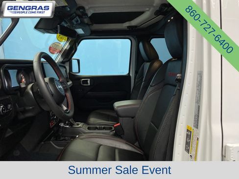 Used 2024 Jeep Gladiator Rubicon AWD/4WD image 11
