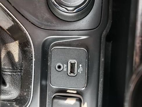 Used 2019 Jeep Cherokee Limited w/ Trailer Tow Group AWD/4WD image 21