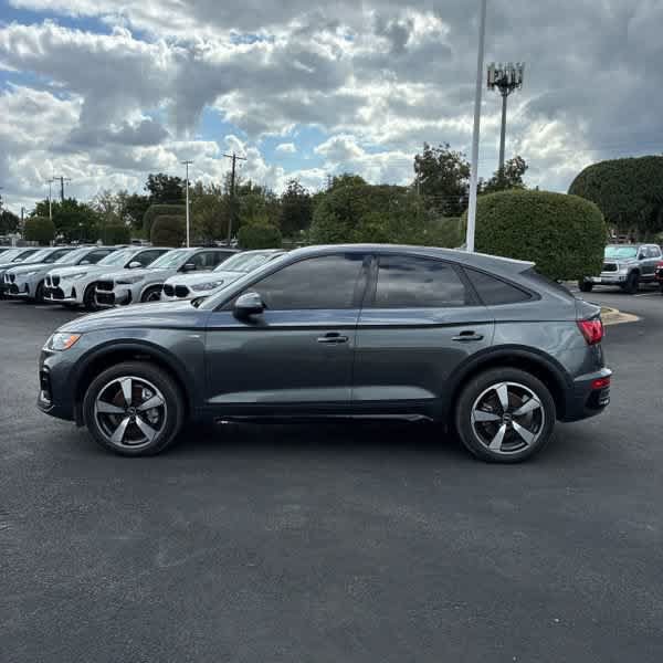 Used 2022 Audi Q5 2.0T Premium Plus w/ Premium Plus Package AWD/4WD image 2