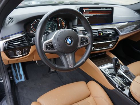 Used 2023 BMW 540i w/ M Sport Package image 18
