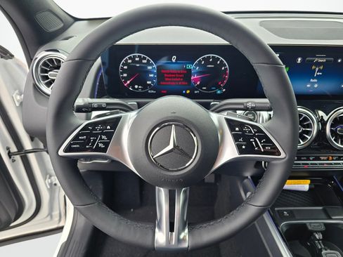 New 2026 Mercedes-Benz GLB 250 4MATIC image 14