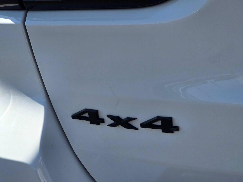 Used 2015 Jeep Grand Cherokee Altitude AWD/4WD image 13
