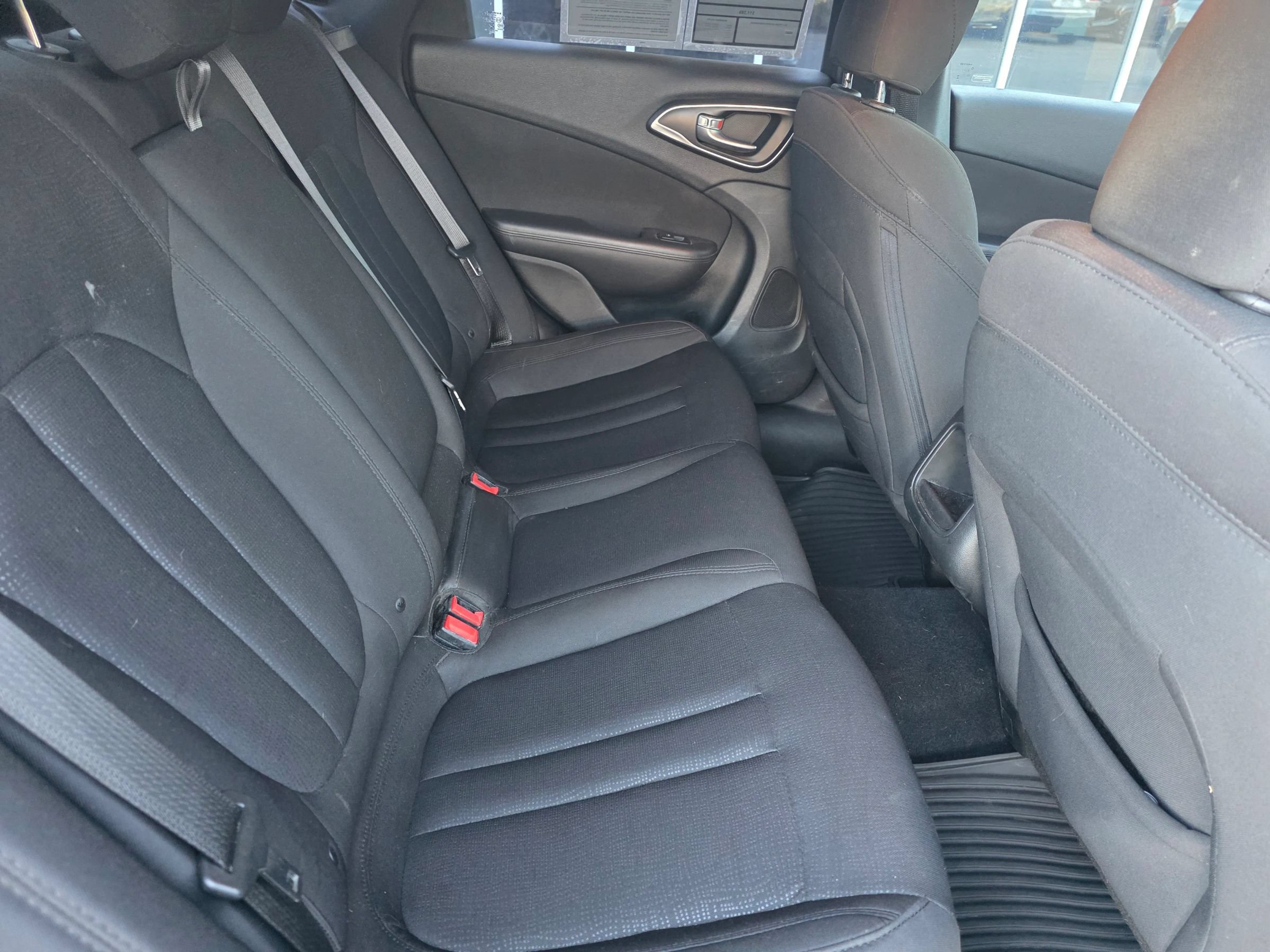Used 2016 Chrysler 200 Limited FWD image 9