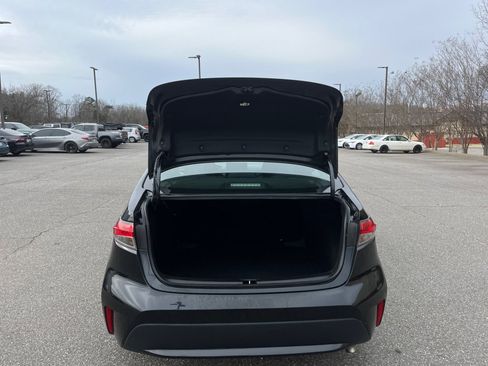 Used 2021 Toyota Corolla LE image 17