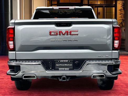 Used 2023 GMC Sierra 1500 SLE image 3