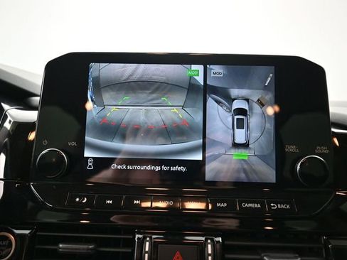 Used 2023 Nissan Pathfinder SL image 17