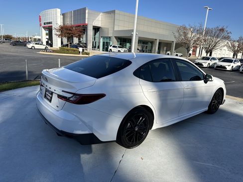 Certified 2025 Toyota Camry SE image 10