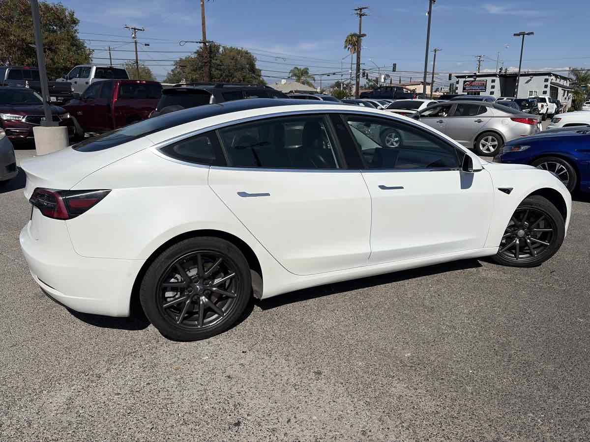 Used 2019 Tesla Model 3 Standard Range Plus RWD image 4