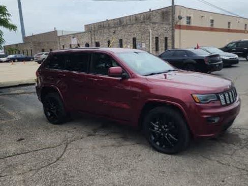 Used 2022 Jeep Grand Cherokee Laredo X AWD/4WD image 7