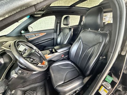 Used 2019 Lincoln Nautilus Reserve image 19