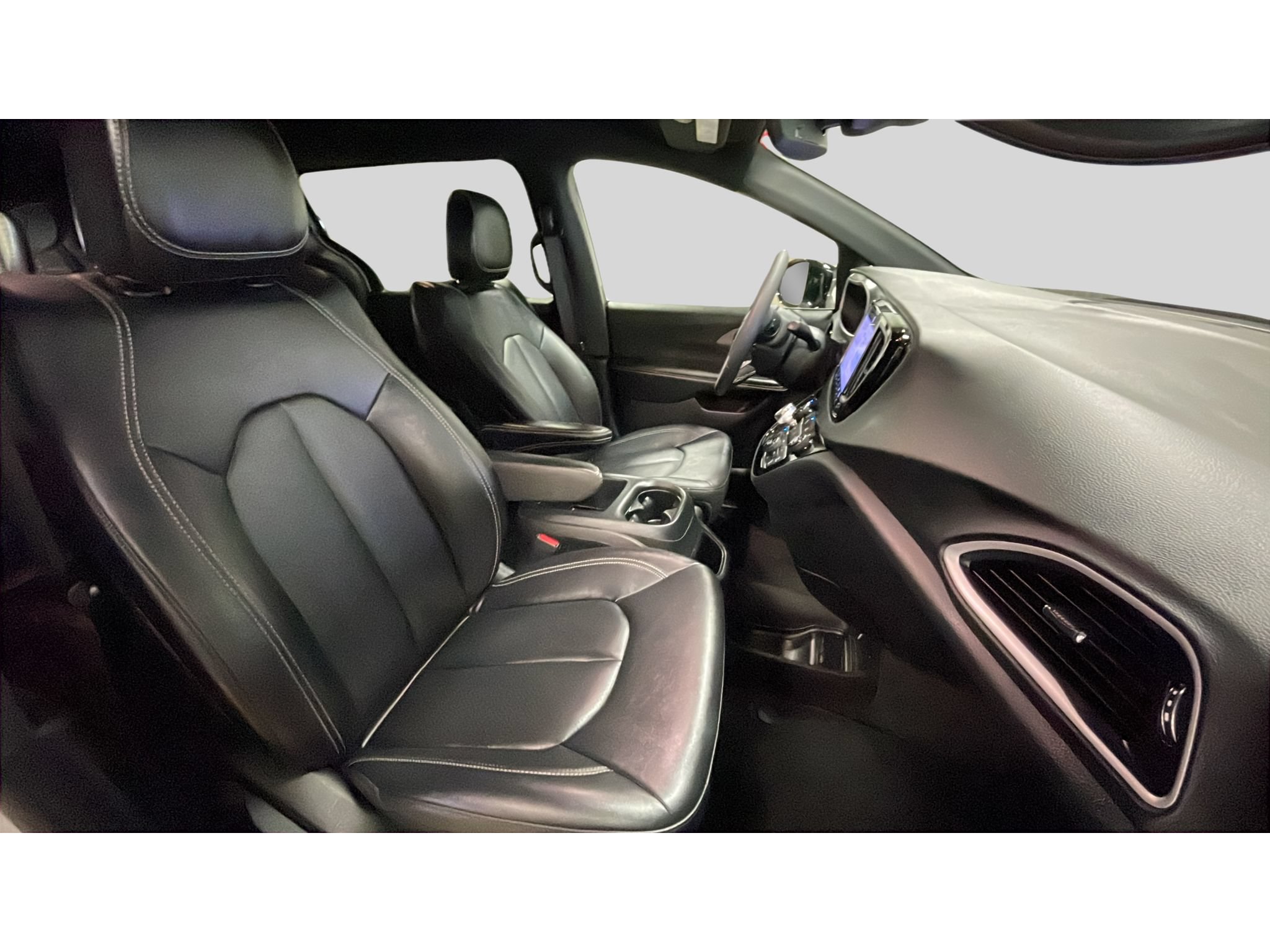 Used 2026 Chrysler Pacifica Select FWD image 18