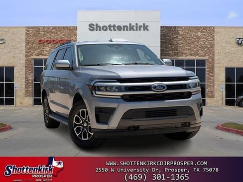 Used 2023 Ford Expedition XLT AWD/4WD image 1