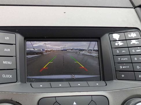 Used 2017 Ford Taurus SE FWD image 25