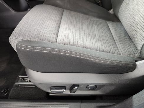 Used 2023 Nissan Rogue SV FWD image 13